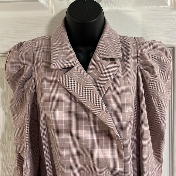 Hot & Delicious mauve pink plaid trench coat, size large, NWT. - Picture 2 of 13